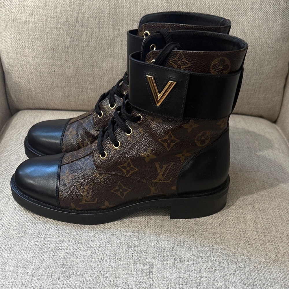 Louis Vuitton Calfskin Monogram Wonderland Flat Ranger Boots 39.5 - Picture 4 of 9